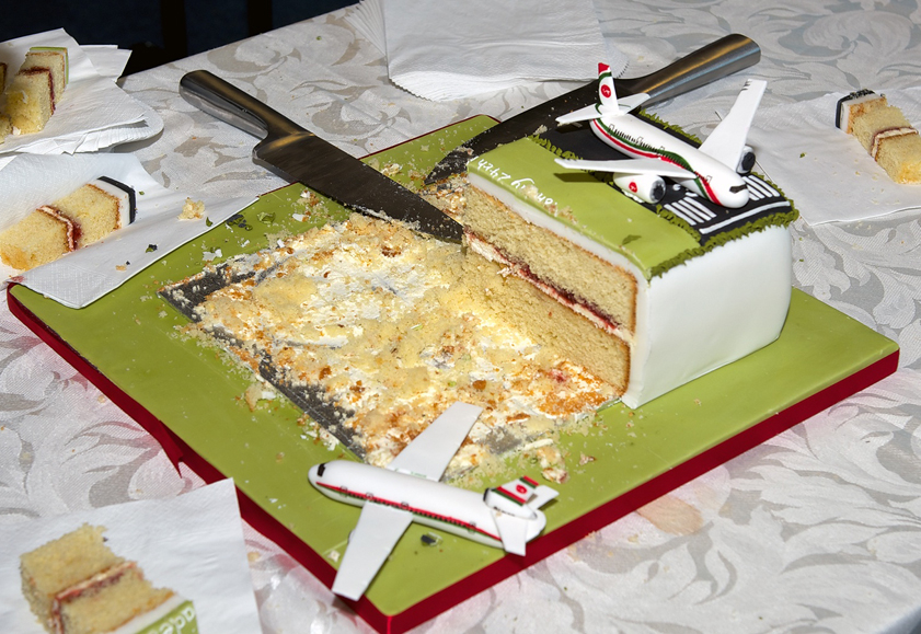 Biman DC-10 cake
