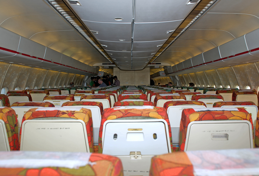Biman DC-10 interior