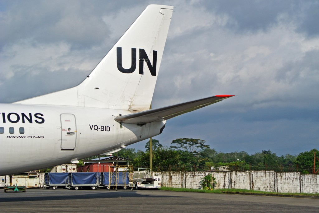 ROB UN 737 Tail